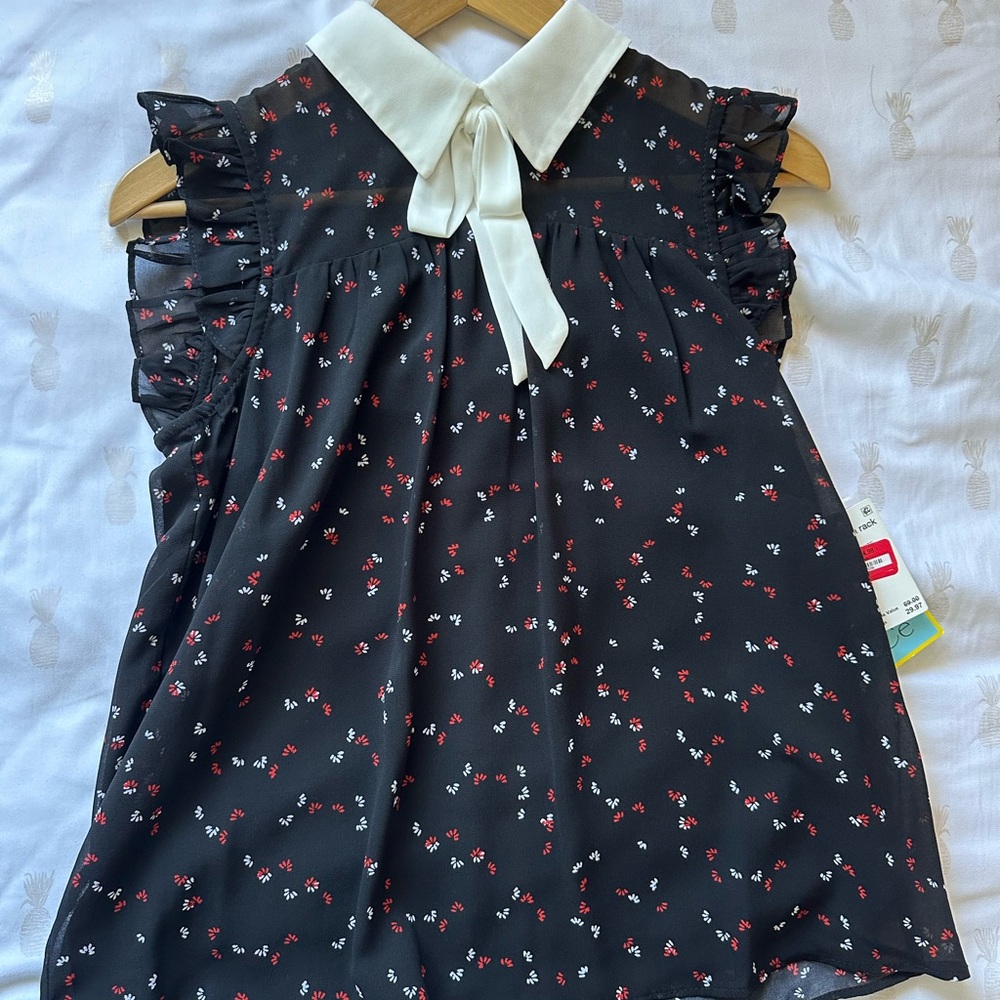 Cute sleeveless floral top, size xs